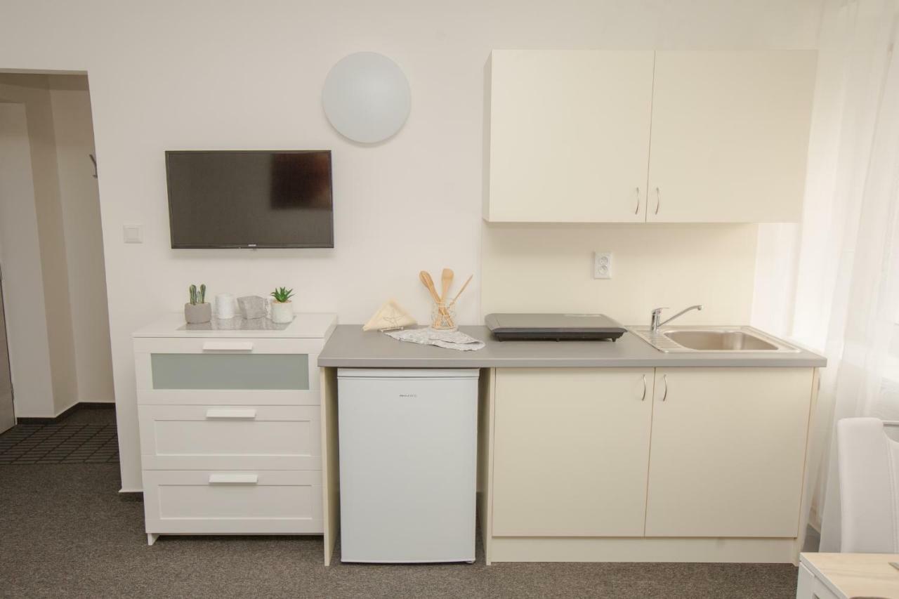 Hotel Blue Apartment Μπρατισλάβα Εξωτερικό φωτογραφία