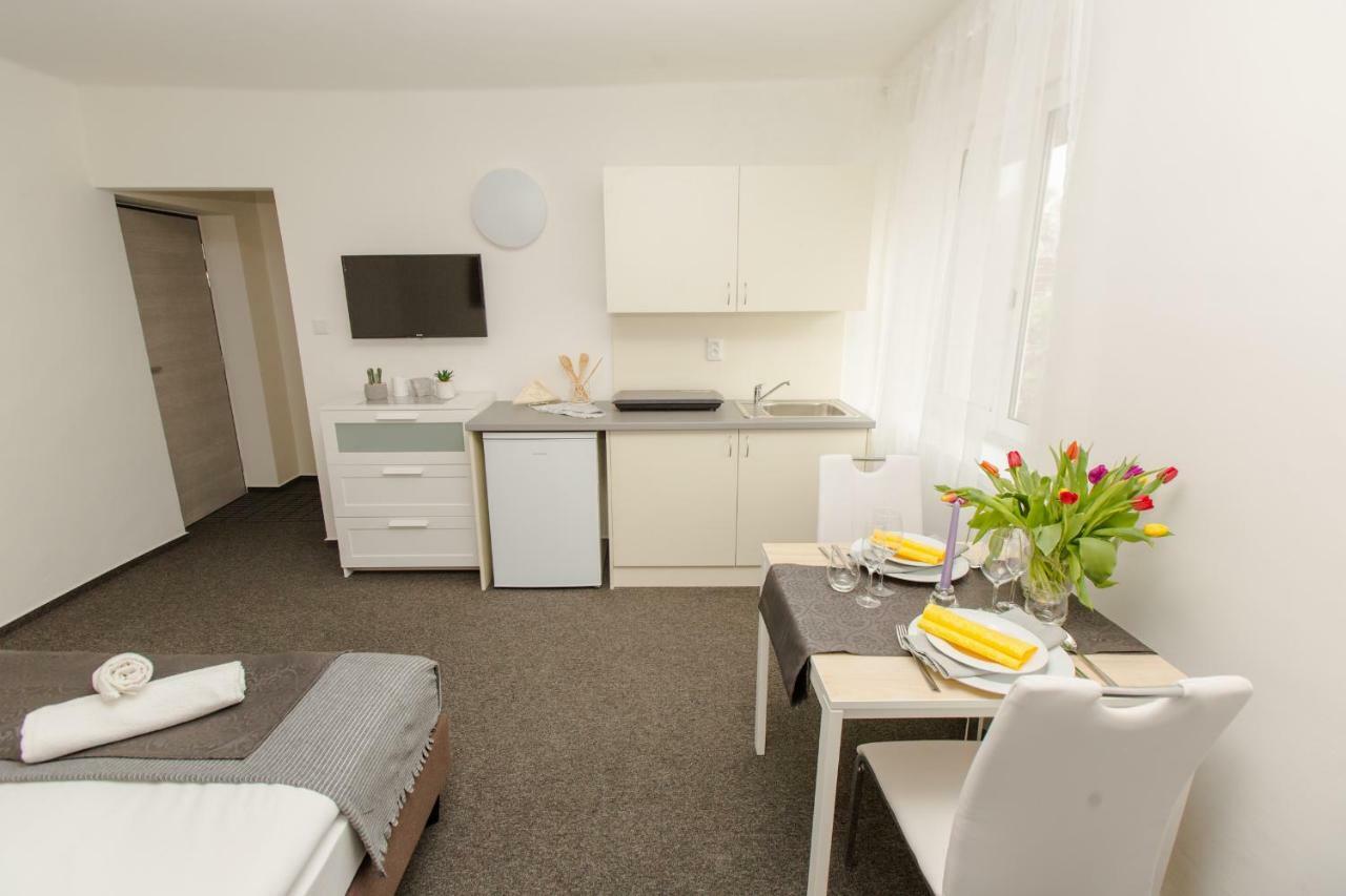 Hotel Blue Apartment Μπρατισλάβα Εξωτερικό φωτογραφία