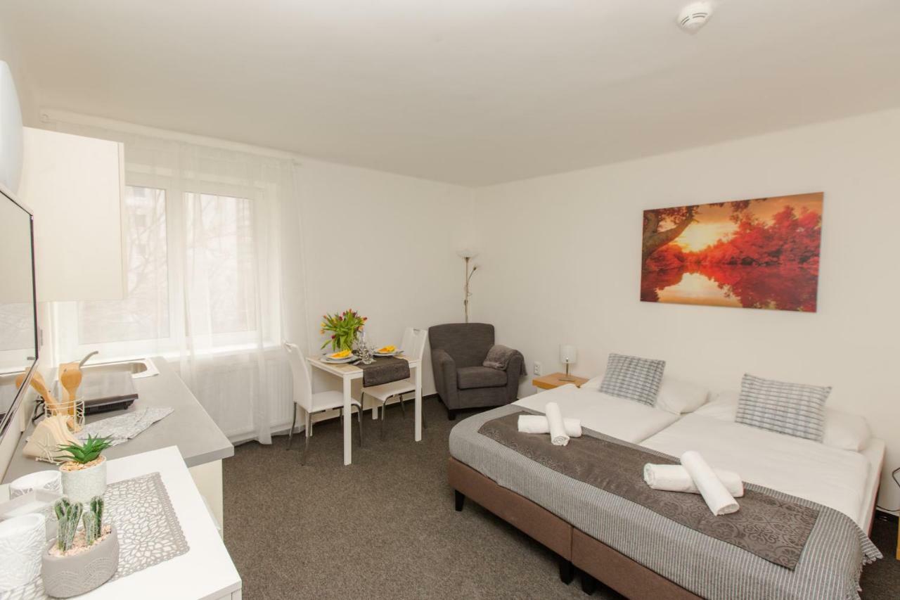 Hotel Blue Apartment Μπρατισλάβα Εξωτερικό φωτογραφία